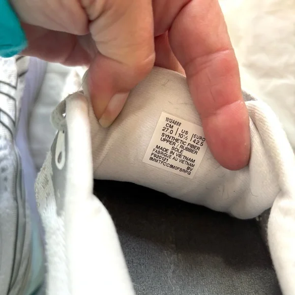 ASICS Gel Cumulus 23 White Gray Running Sneakers SZ 10.5 Worn 1X Indoors - Picture 7 of 14